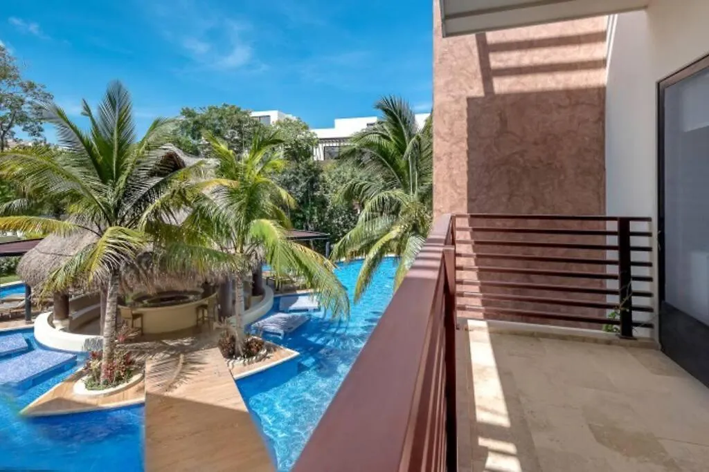 Apt -Spacious-Modern-Luxury-Comfort-Quiet Area Tulum